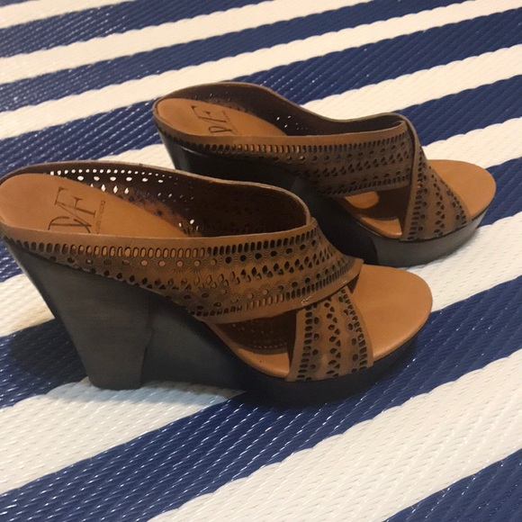 🔥Diane von Furstenberg  Beautiful Wedges Size 8 - Picture 3 of 4